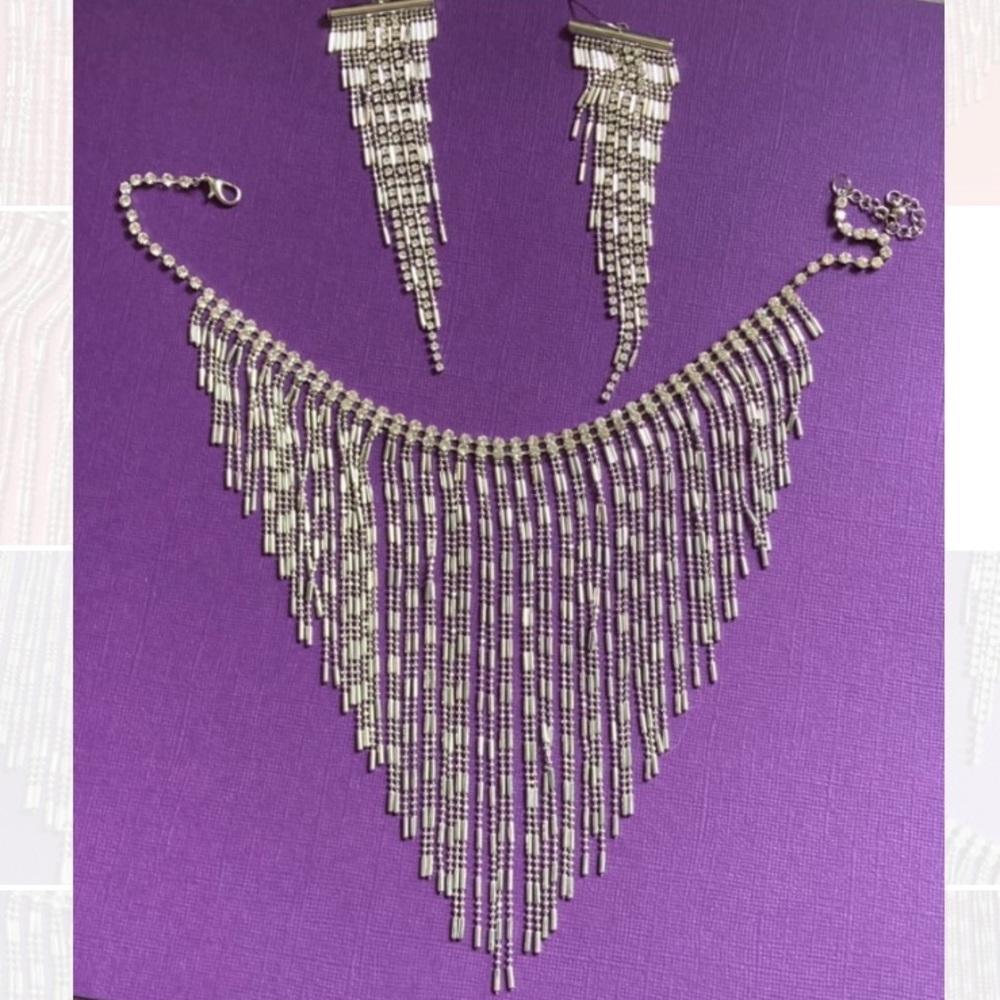 NWOT Luxury Rhinestone Silver Necklace Earring Set